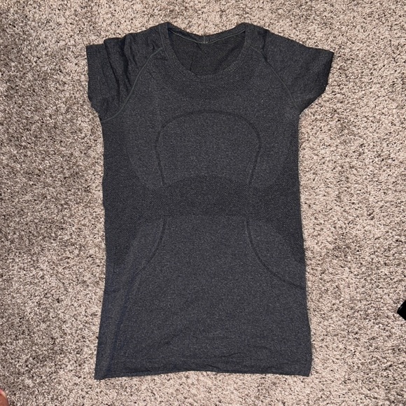 lululemon shirt - Picture 1 of 2